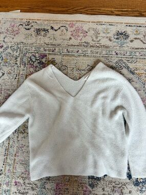 H&M Light Cream V-Neck Knit Sweater